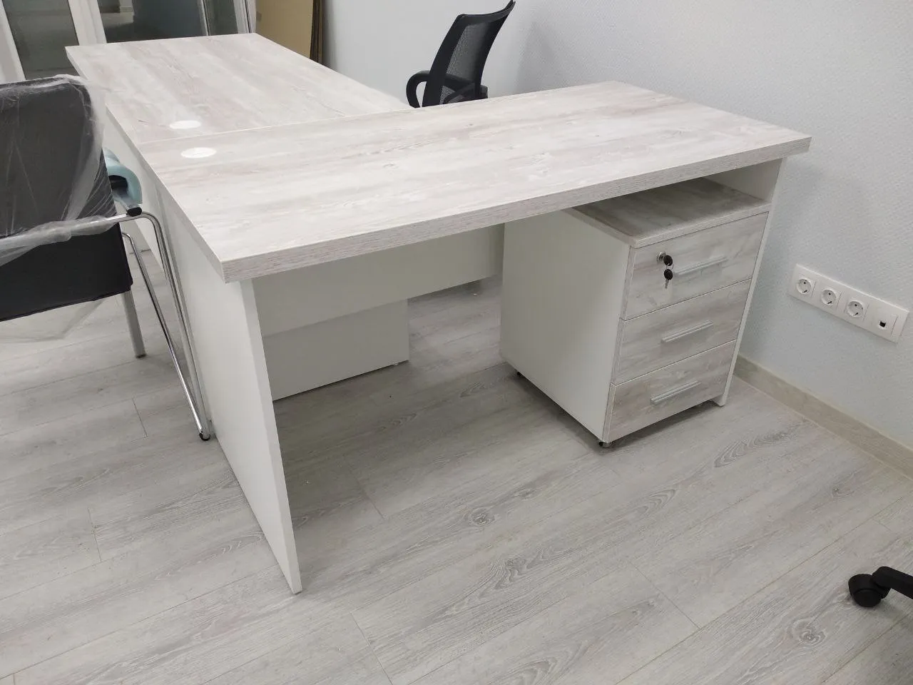 Офисная мебель